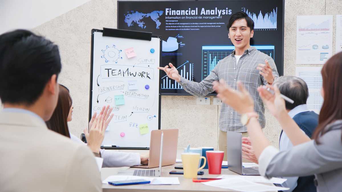 Starbursting: técnica incentiva ideias inovadoras em equipe