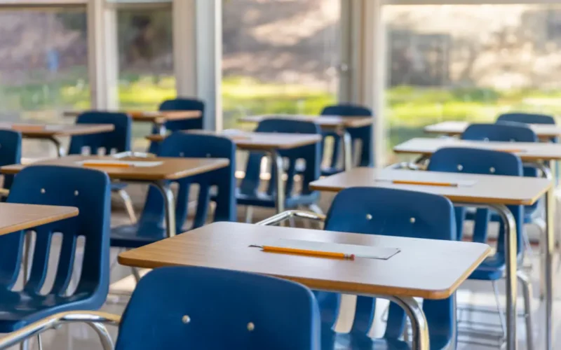 Com quantas faltas reprova