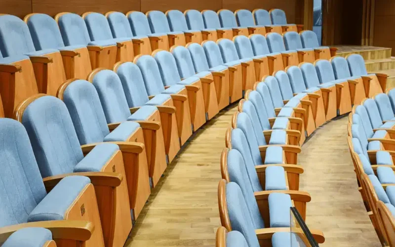 Como as cadeiras para igreja acompanham as novas tendências