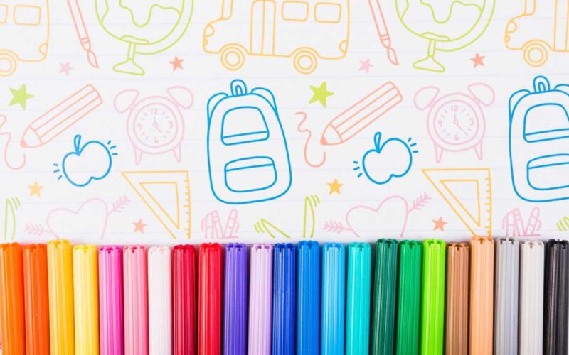 Hobby para relaxar: colorir desenhos com canetinhas vira tendência