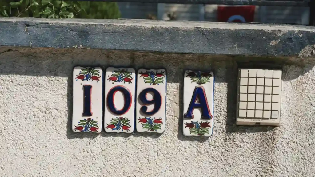 Número é complemento de endereço