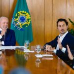 Lula promete entregar faixa a sucessor em 2026