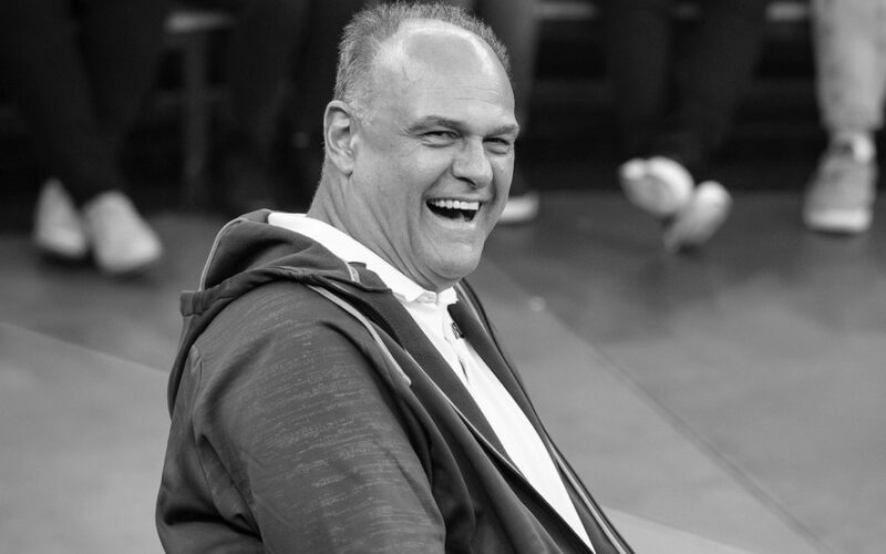 Luto no DF por morte de lenda do basquete