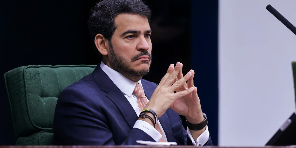 Messias cobra retidão de juízes em sabatina apertada