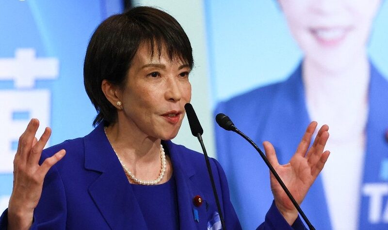 Premiê japonesa envia oferenda a santuário militarista