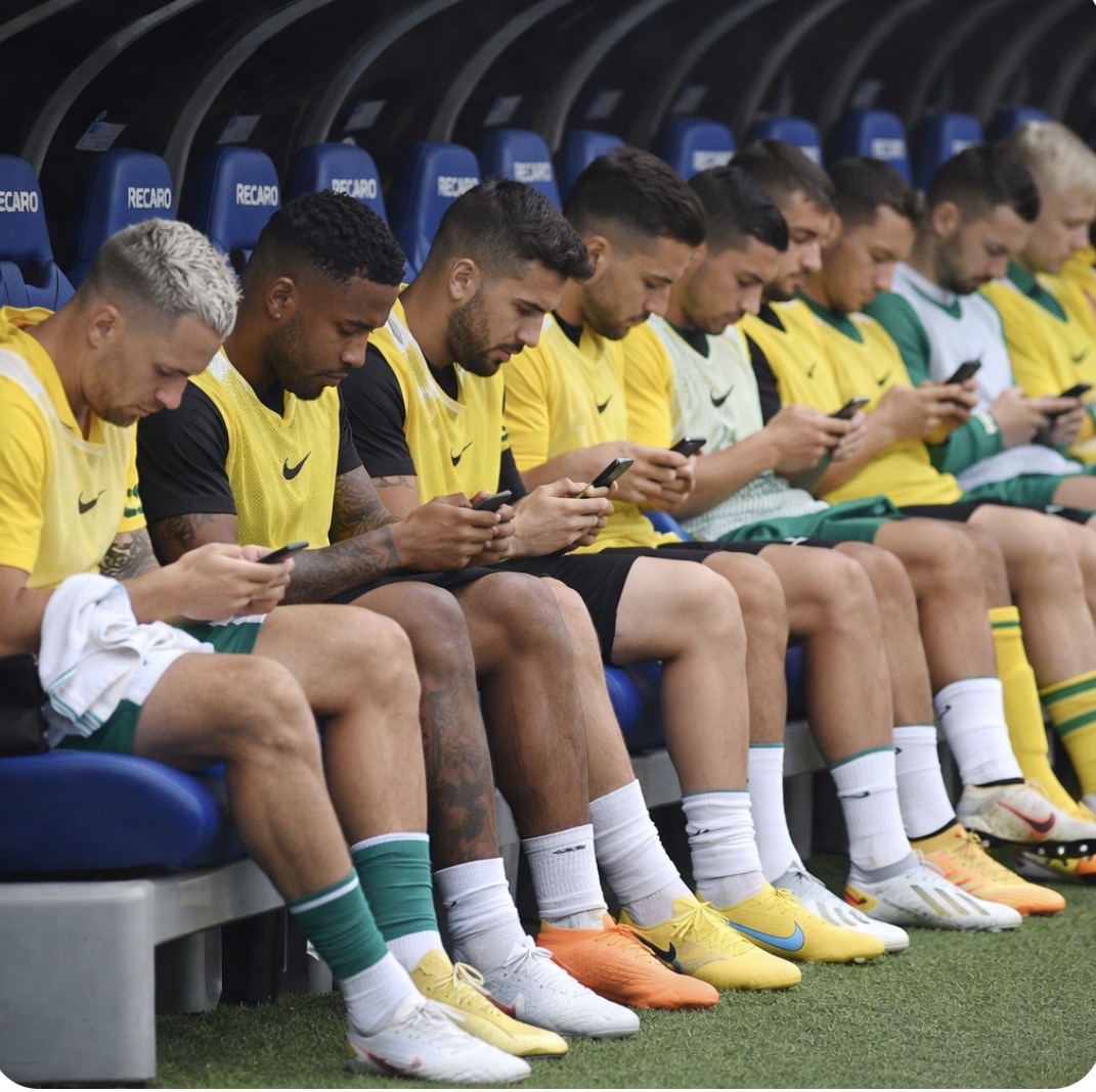 STJD advertiu Depay por celular no banco