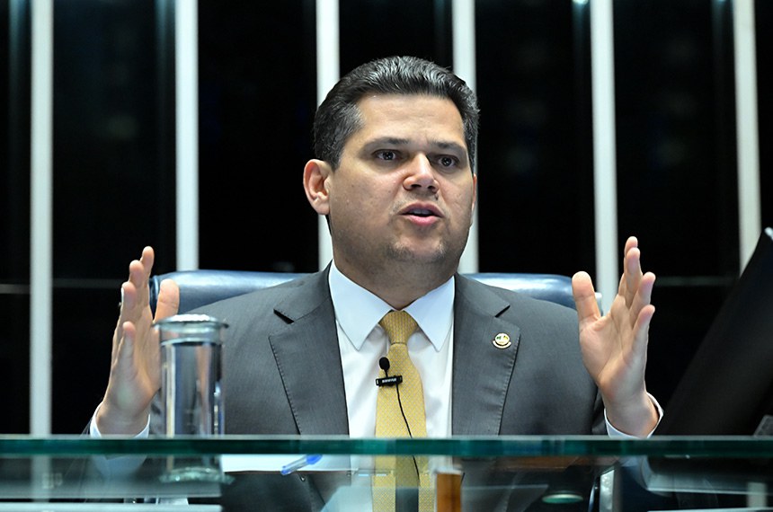 Alcolumbre evita prazo e empresários pedem adiamento do fim da 6×1