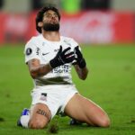 Corinthians empata com Peñarol e garante liderança do grupo na Libertadores