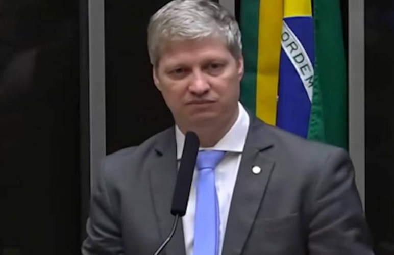Deputado acusa general de intimidação e pede processo no Exército