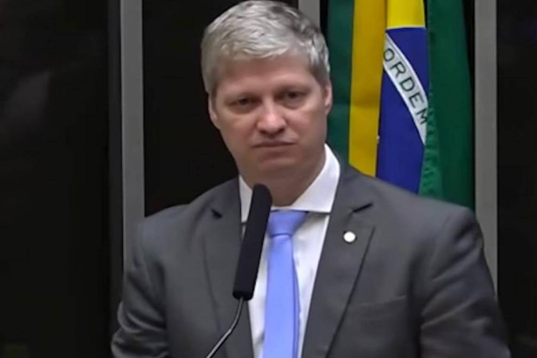 Deputado acusa general de intimidação e pede processo no Exército