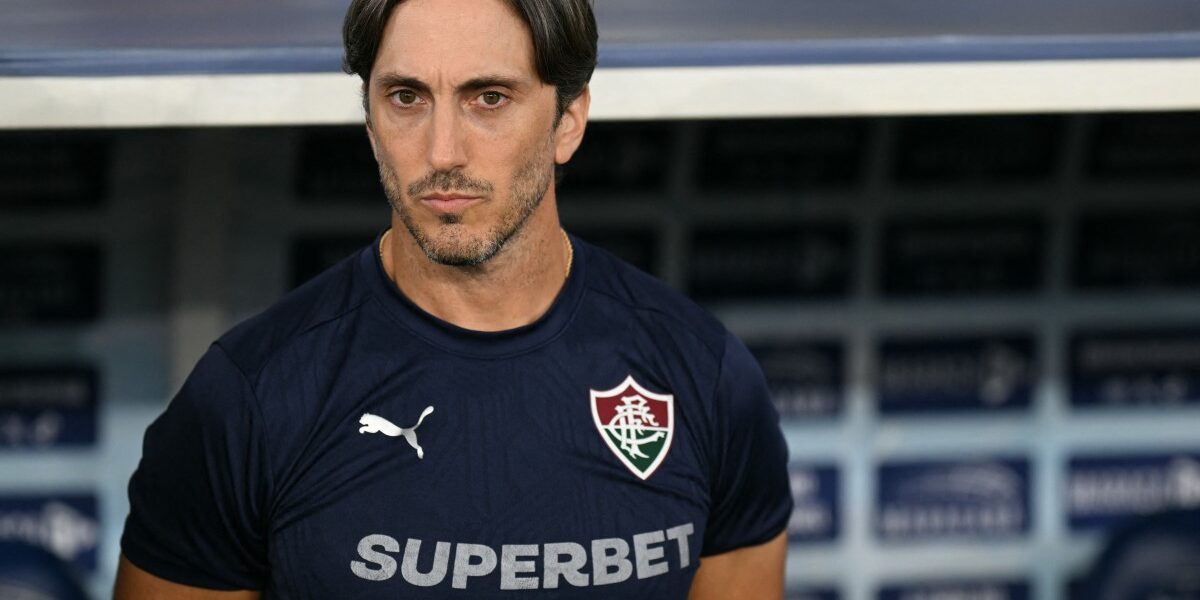 Fluminense empata com Vitória e perde chance de encostar no líder