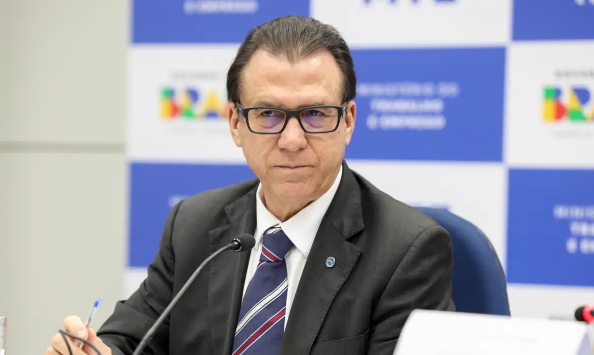 Marinho cobra deputados por fim da 6×1 e regulação de apps