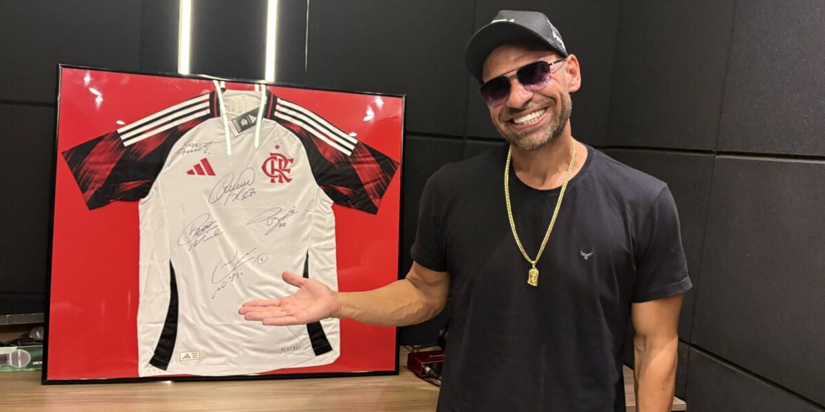 Rifa da camisa do Flamengo ajuda a construir casa de Dona Rosi