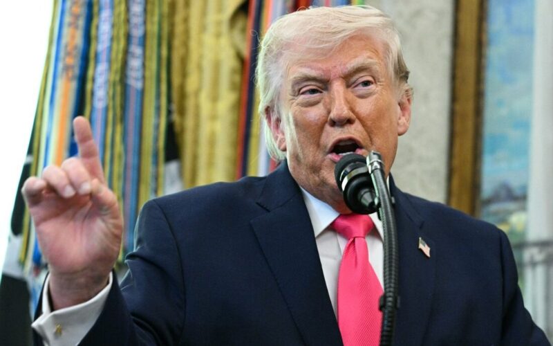 Trump anuncia salão de festas na Casa Branca com custo dobrado