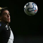 Vasco perde de 3 a 0 para o Bragantino e torcida protesta