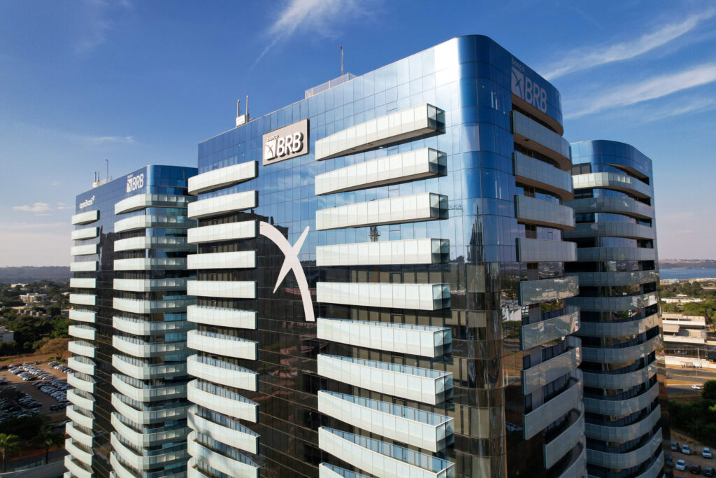 S&P rebaixa nota do BRB e cita risco em plano de capitalização
