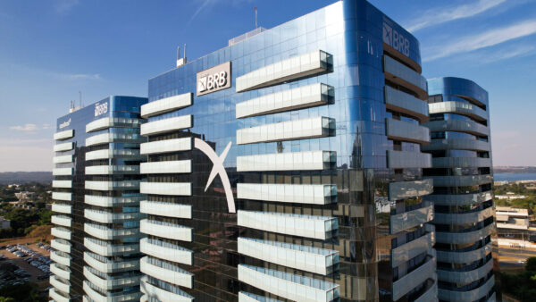 S&P rebaixa nota do BRB e cita risco em plano de capitalização