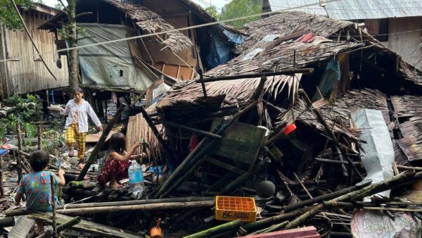 Terremoto 7,8 atinge Filipinas e gera alerta de tsunami