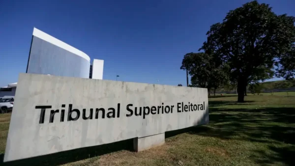 TSE cria conselho para monitorar desinformação e IA nas eleições