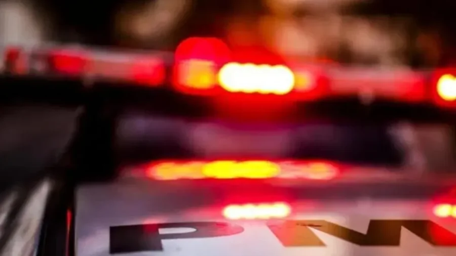 Policiais ficam feridos após viatura capotar na EPNB