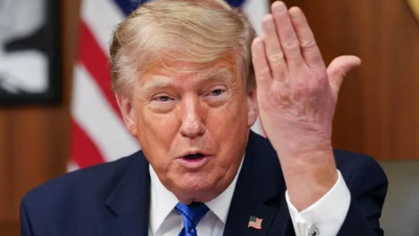 Trump renova isenção para navios estrangeiros e alivia preço do petróleo