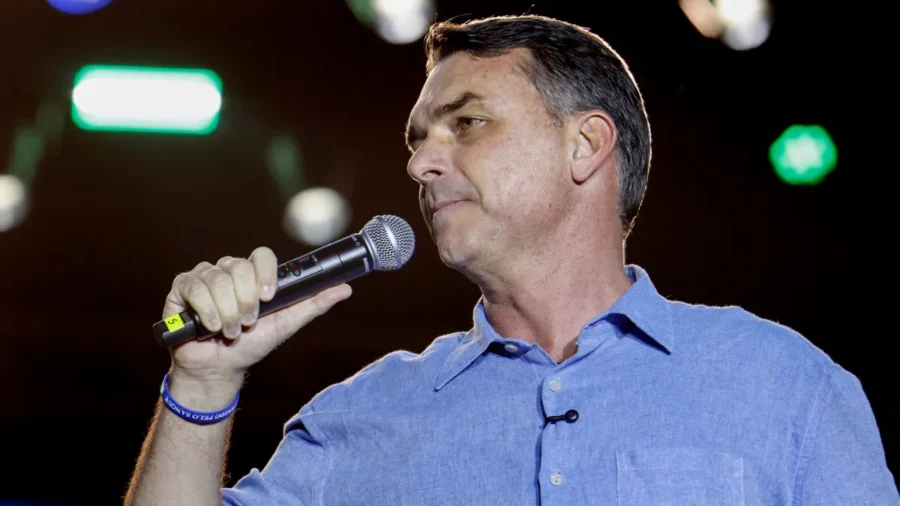Flávio: Lula se apequena e pensa em eleição, não no país